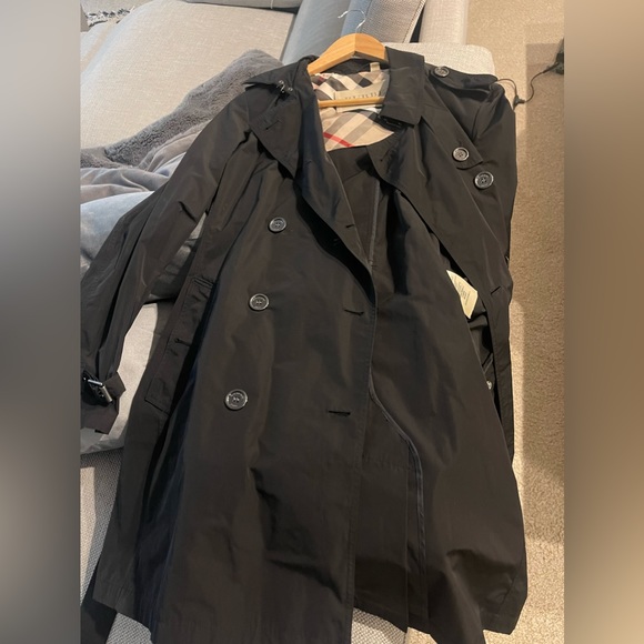 Burberry Trench Coat - Black and Plaid Size 12 . Like new !